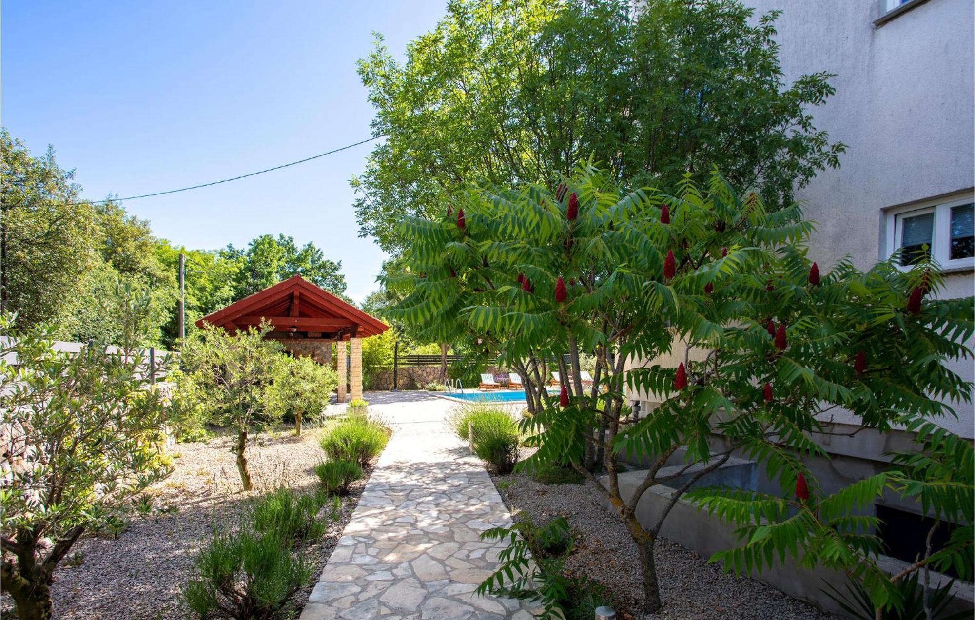 Beautiful Apartment In Pinezici With Wifi エクステリア 写真