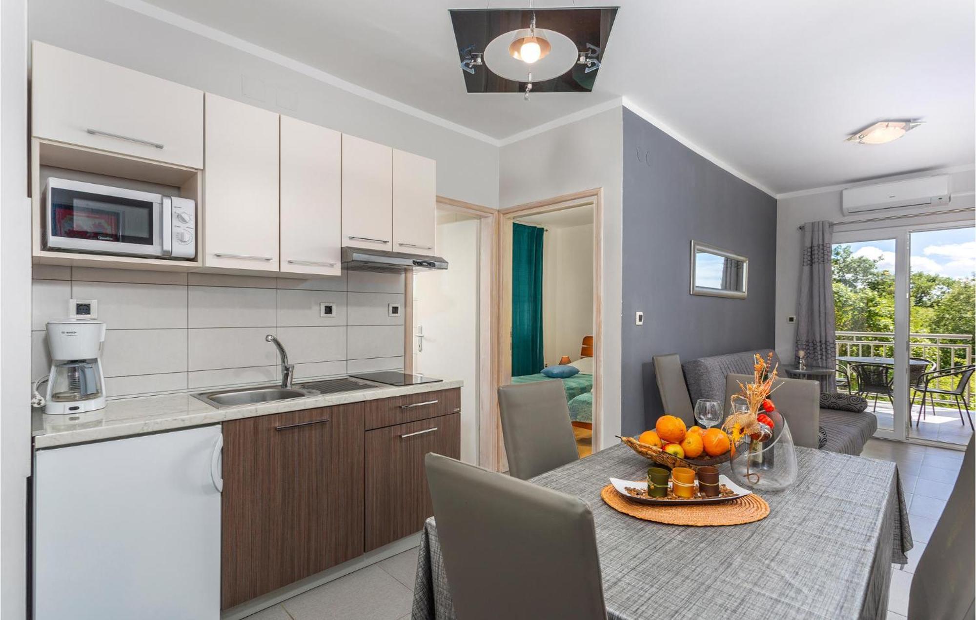 Beautiful Apartment In Pinezici With Wifi エクステリア 写真