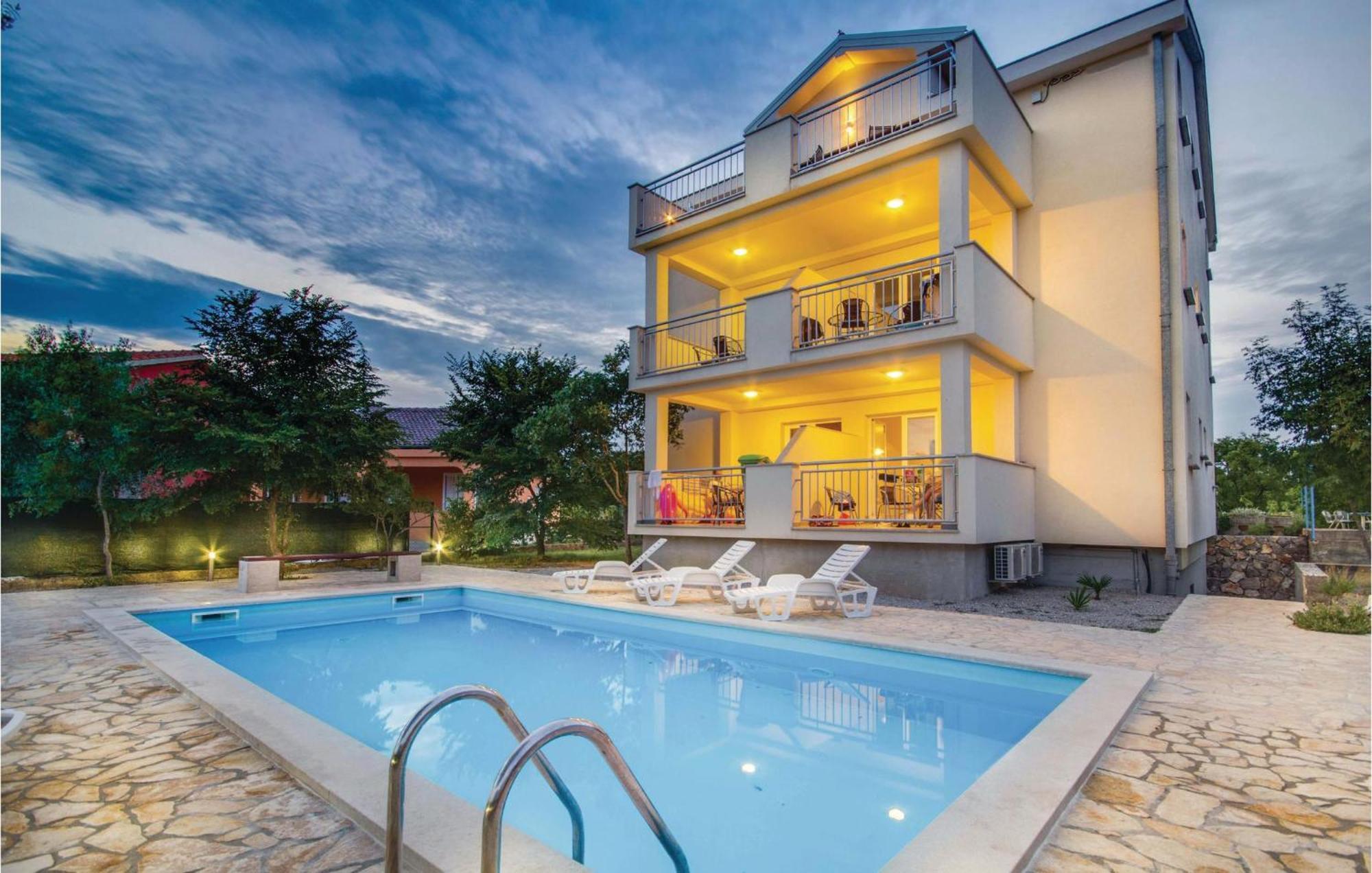 Beautiful Apartment In Pinezici With Wifi エクステリア 写真