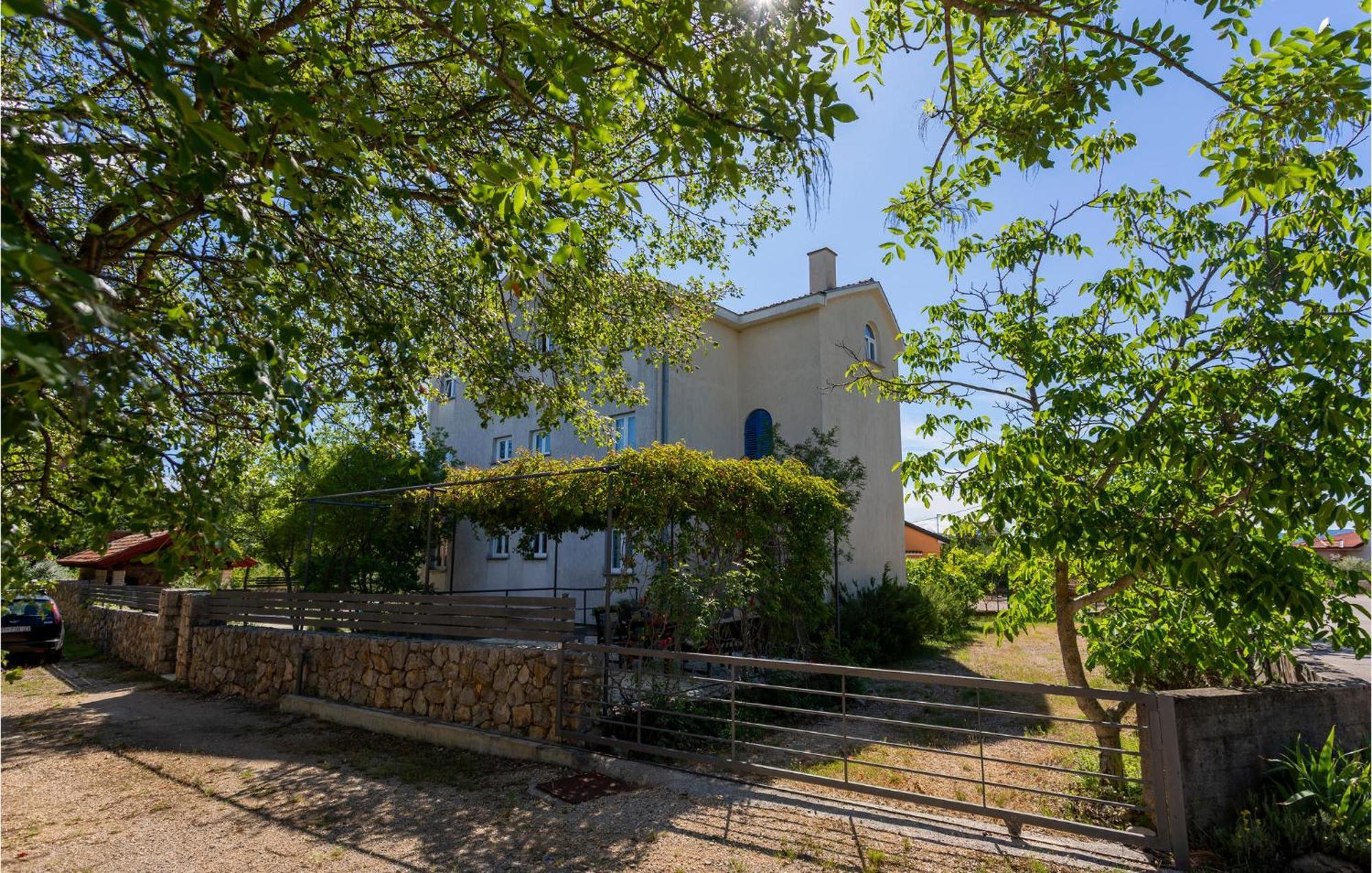 Beautiful Apartment In Pinezici With Wifi エクステリア 写真